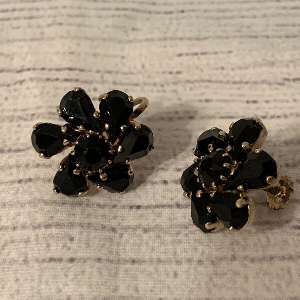 Vintage Beautiful Screw on Adjustable earrings, Black Flower, Marked Japan EUC
